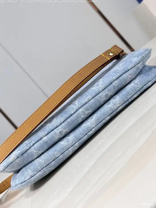 -24.5*13.5*6.5CM pochette double VUITTON LOUIS Liv 0616